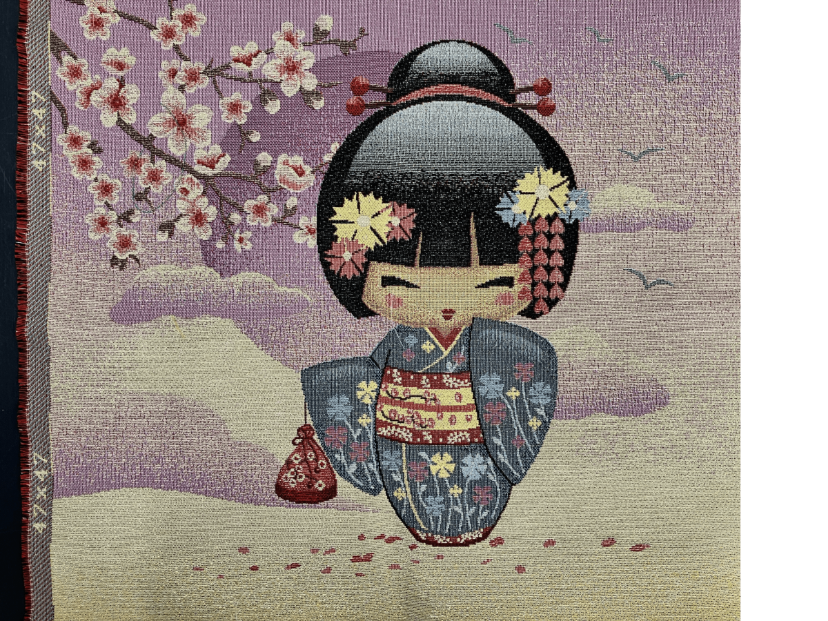 Carré de tissu jacquard poupée Kokeshi fond rose 47 x 47 cm – Image 2