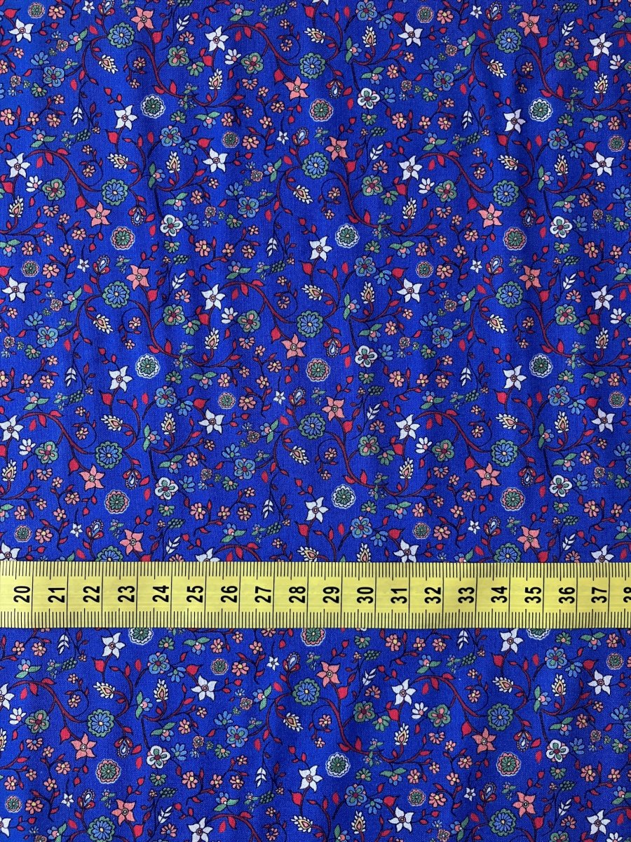 Tissu voile de coton fond bleu fleuri – Image 4
