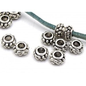 Perles métal argent vieilli